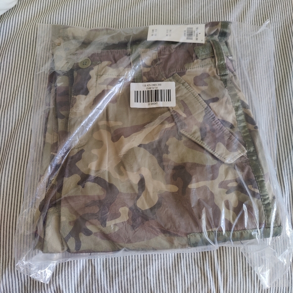 Abercrombie 2000s utility pants brand new olive camo - Picture 2 of 2